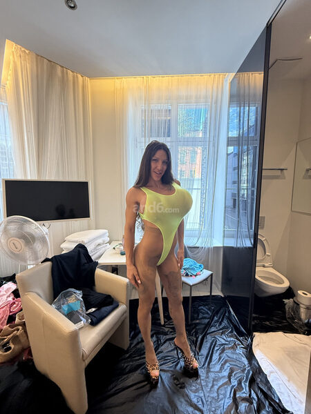 Nina Coxxx