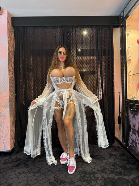Nina Coxxx