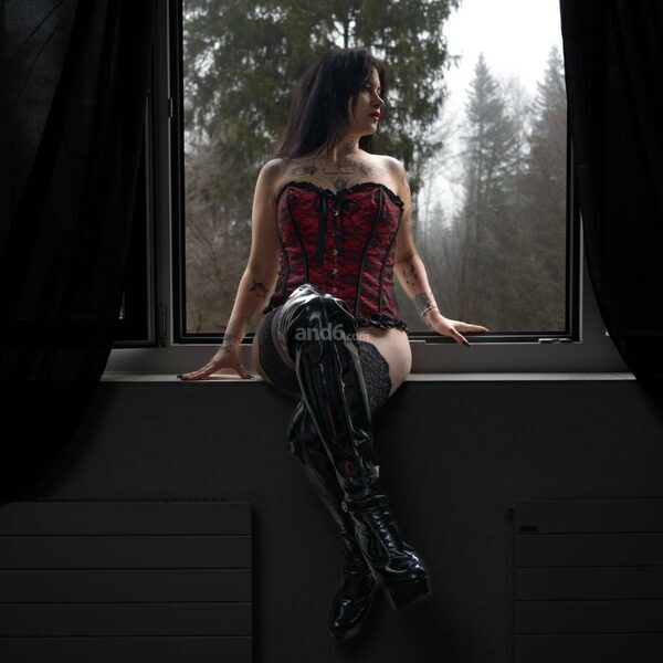 Lady Valentina CH