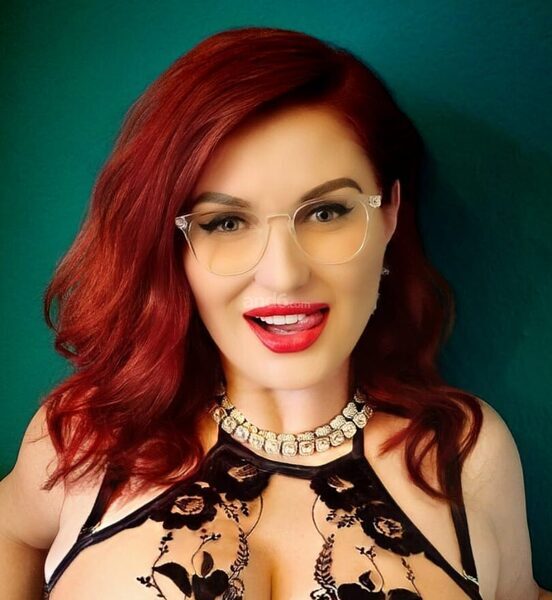 Fetischlady Dame Karo