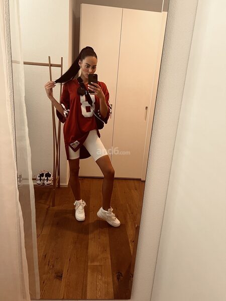 Jolie devot