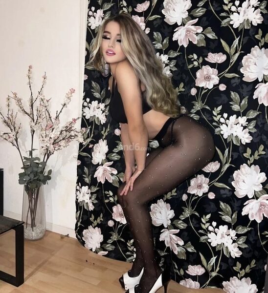 TS  MIA DOMINATRIX