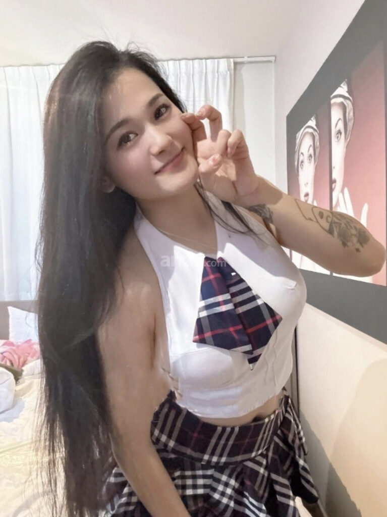 Tina – Lausanne photo 2