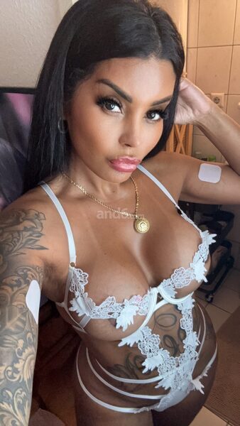 Bruna Deep Swallow