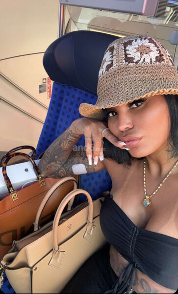 Bruna Deep Swallow