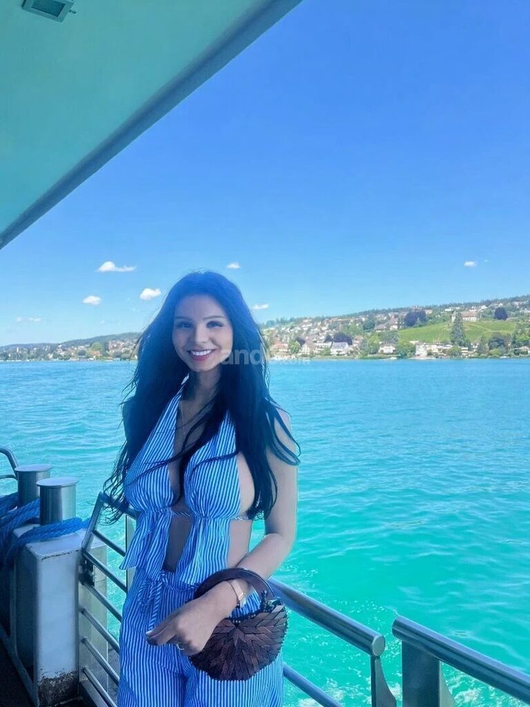 Danika – Lausanne photo 4