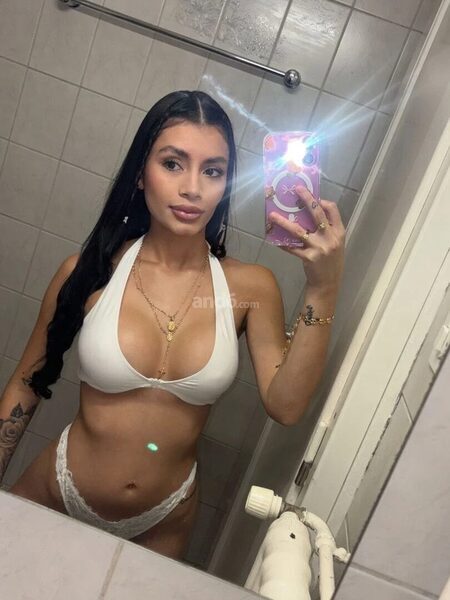 Mia