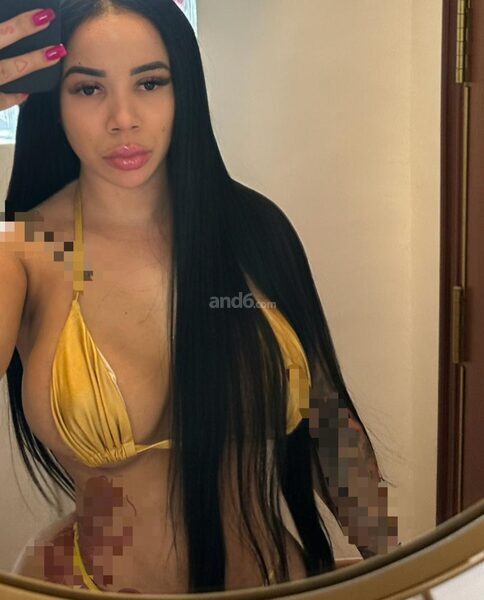 Karol  súper  hot