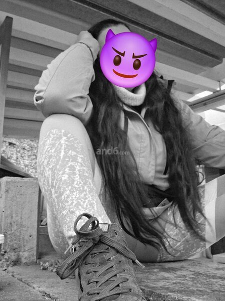 Swiss Lady behaart Findom