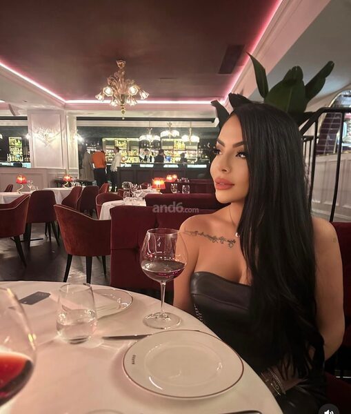 Valentina Noir