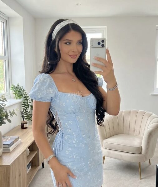 TS Melanie