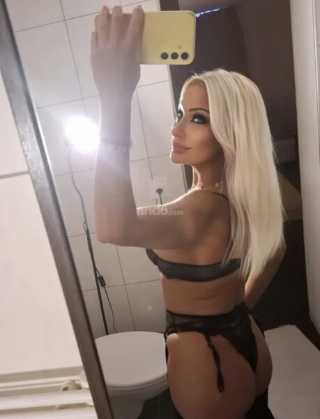 VIP Gina Brigitta