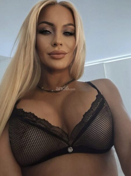 VIP Gina Brigitta