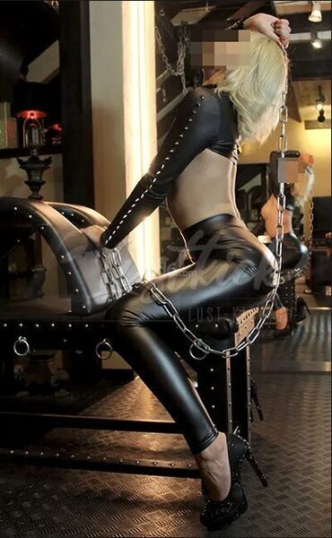 Domina Jolie