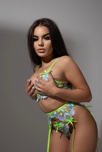 Mia