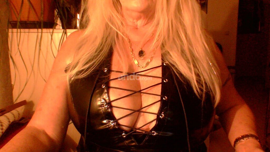 Domina Lady Silke – Oerlikon photo 2