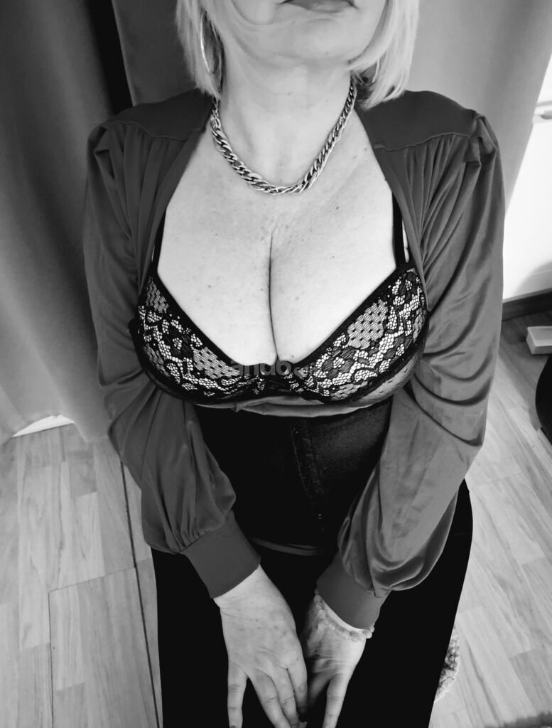 Hausfrau Tina – Kriens photo 1