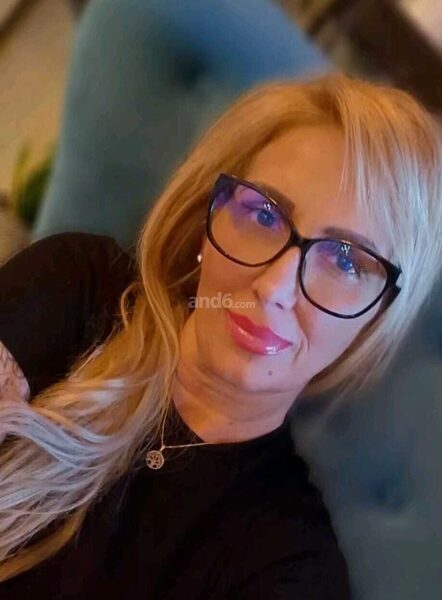 SISSY  MILF