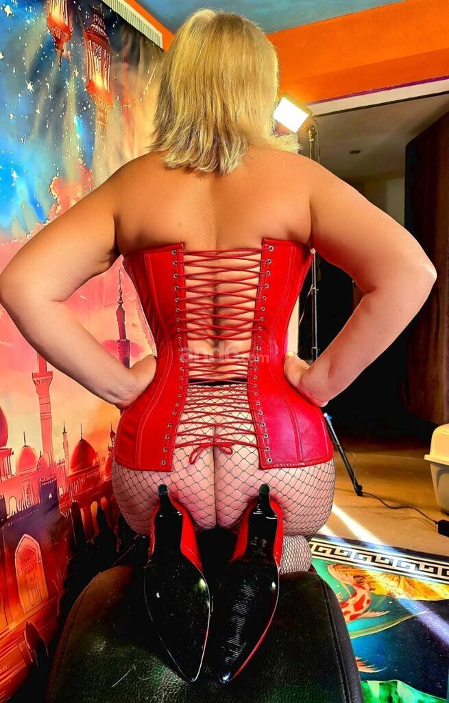 Lady – Basel photo 1