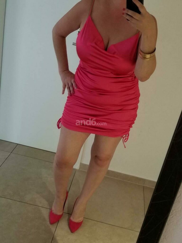 MILF NORA – Zürich photo 5