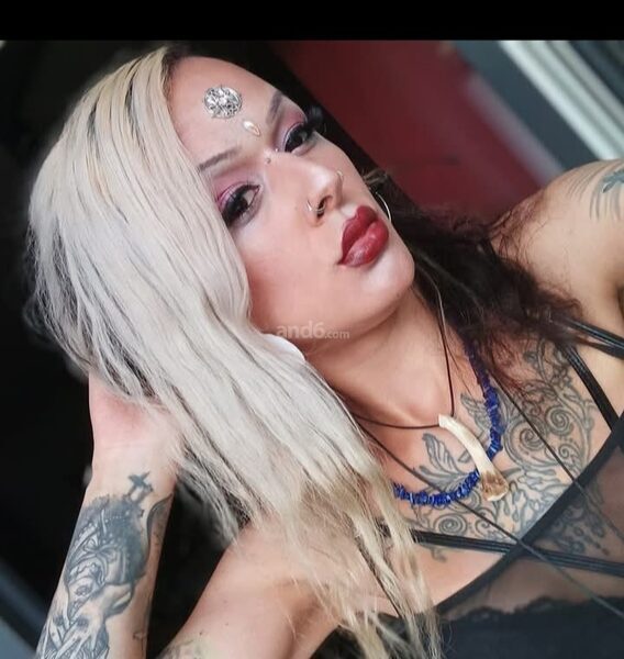 Fetischlady Latifa Noir