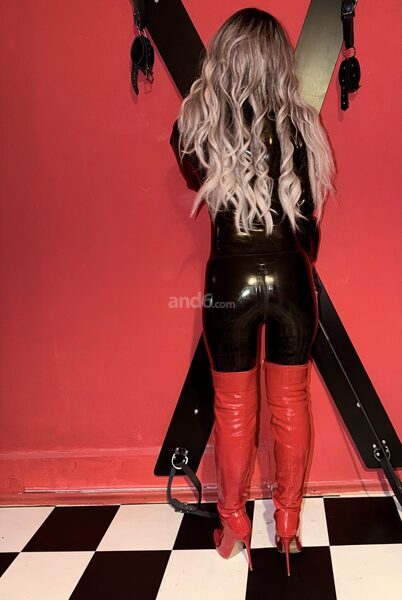 Domina Lady Anna