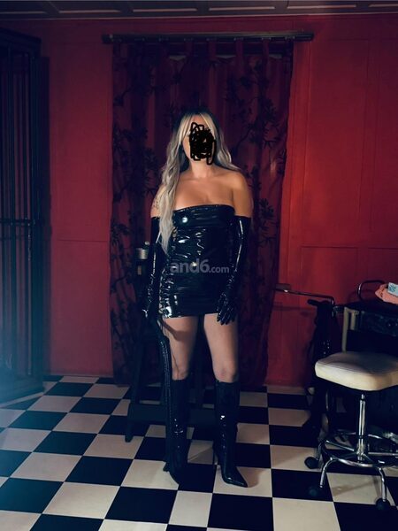 Domina Lady Anna