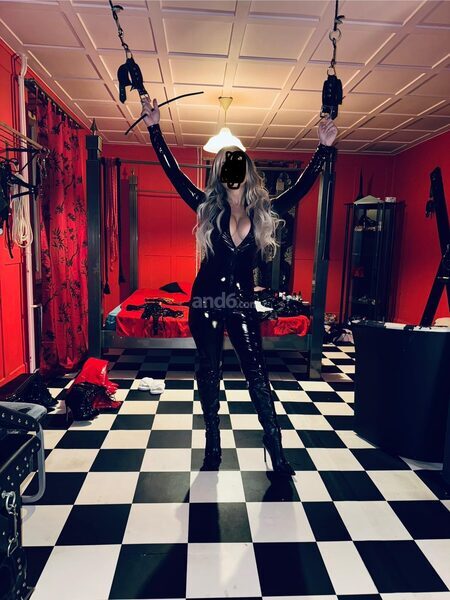Domina Lady Anna