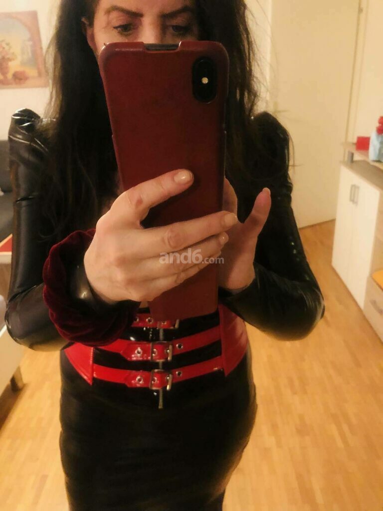 Mistress Stephanie – Bern photo 1