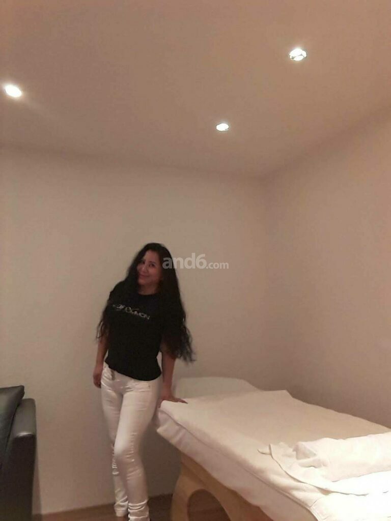 Esther – Zürich photo 1